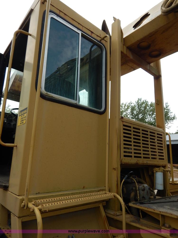 image for item K1627 1985 Gradall G3WD rubber tire excavator