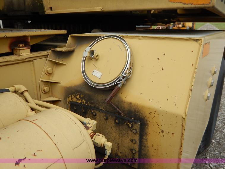 image for item K1627 1985 Gradall G3WD rubber tire excavator