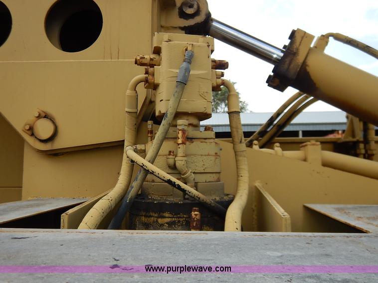 image for item K1627 1985 Gradall G3WD rubber tire excavator