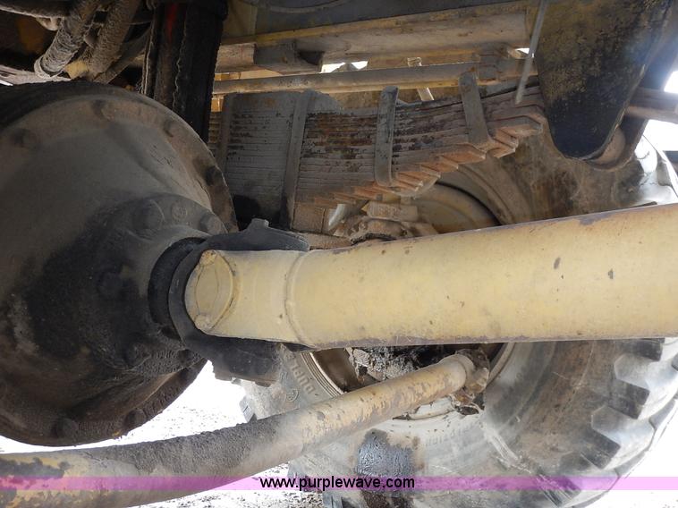 image for item K1627 1985 Gradall G3WD rubber tire excavator