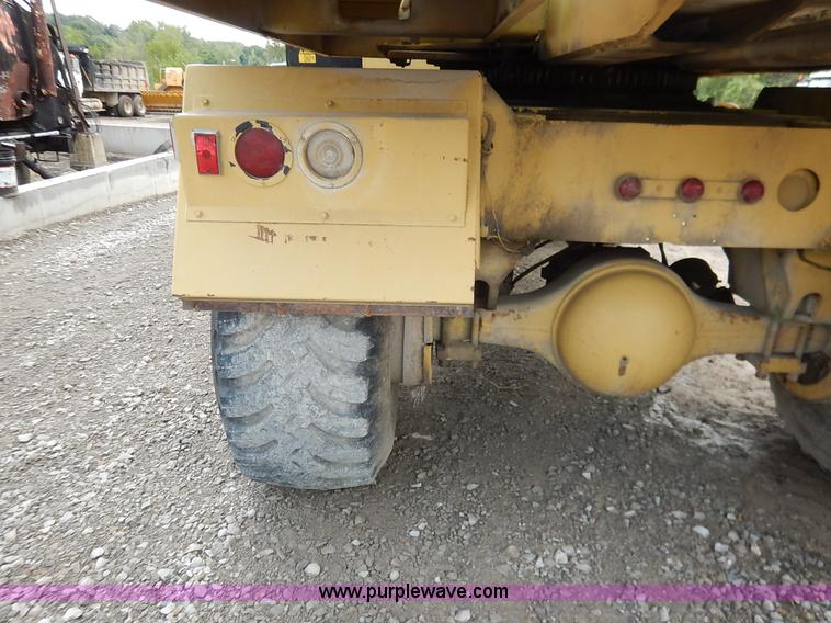 image for item K1627 1985 Gradall G3WD rubber tire excavator