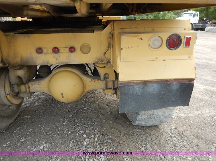 image for item K1627 1985 Gradall G3WD rubber tire excavator