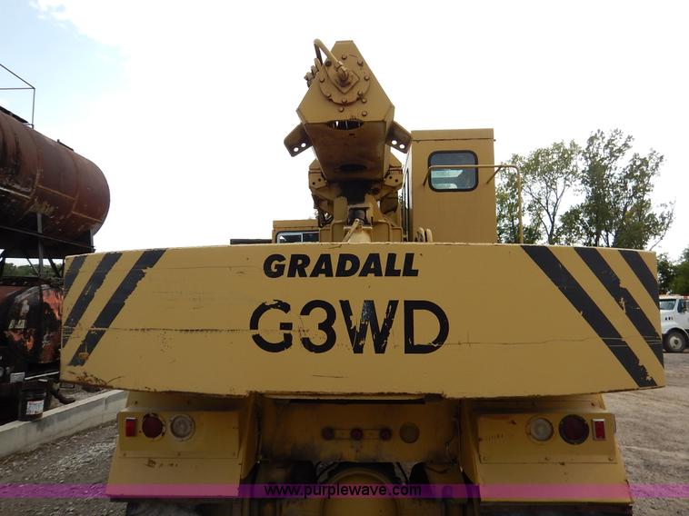 image for item K1627 1985 Gradall G3WD rubber tire excavator