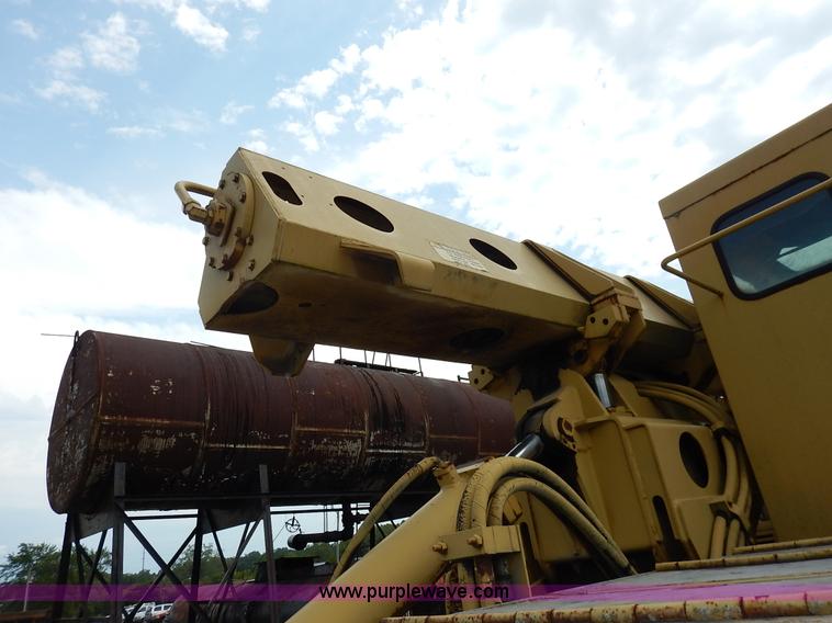 image for item K1627 1985 Gradall G3WD rubber tire excavator