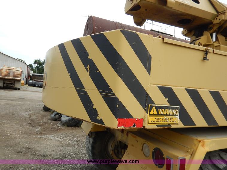 image for item K1627 1985 Gradall G3WD rubber tire excavator