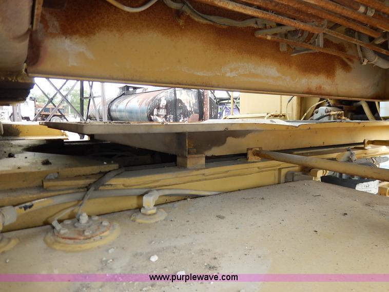 image for item K1627 1985 Gradall G3WD rubber tire excavator