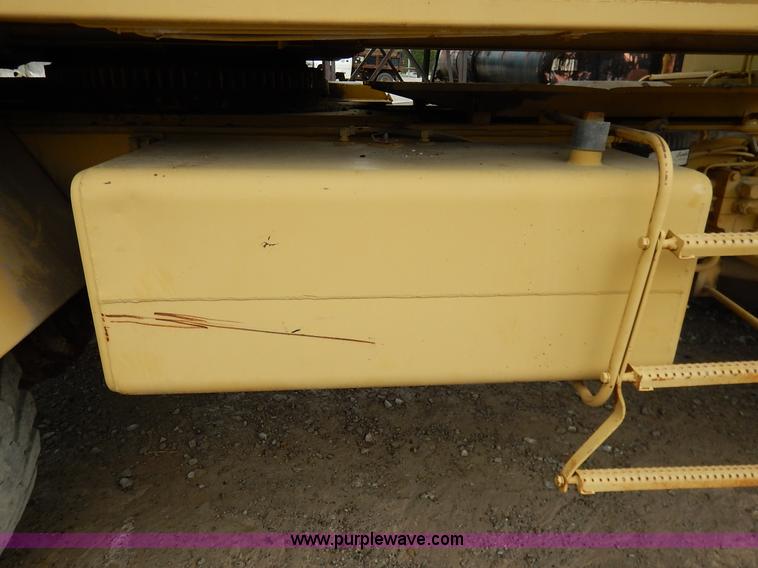 image for item K1627 1985 Gradall G3WD rubber tire excavator