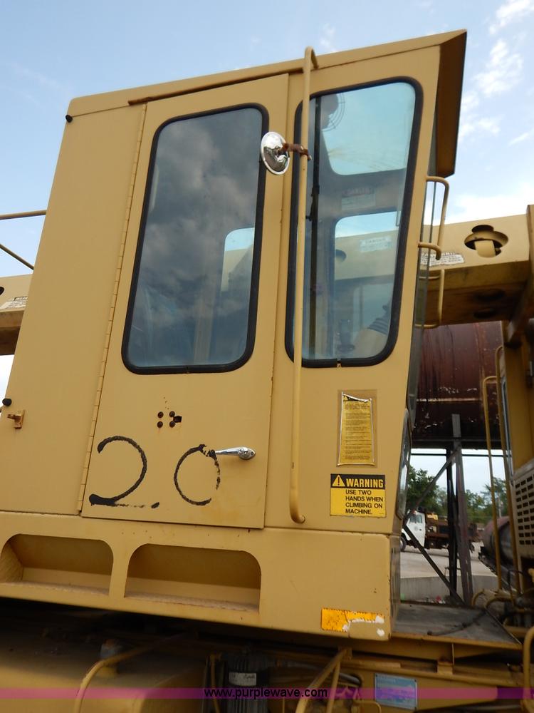 image for item K1627 1985 Gradall G3WD rubber tire excavator