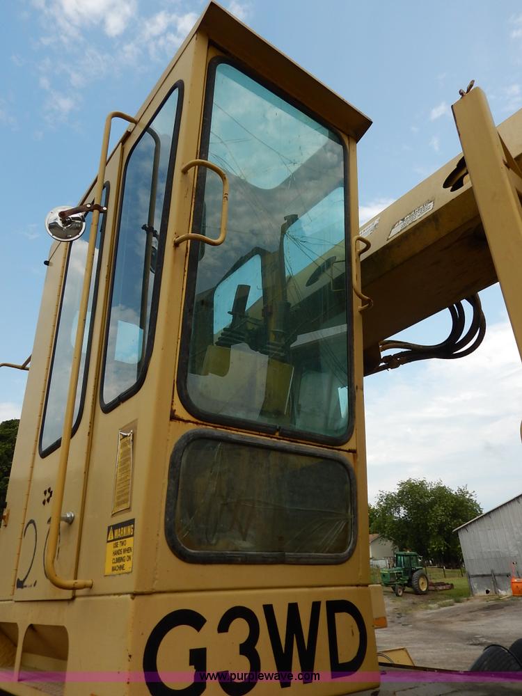 image for item K1627 1985 Gradall G3WD rubber tire excavator