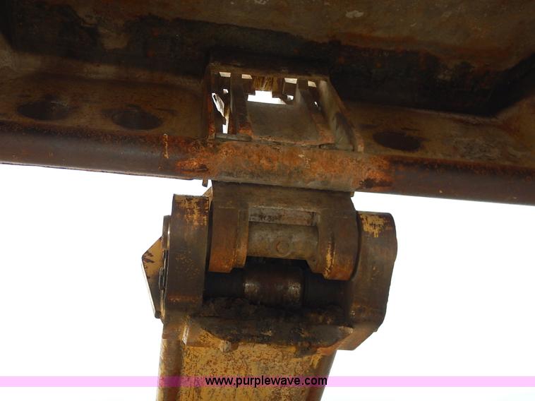 image for item K1627 1985 Gradall G3WD rubber tire excavator