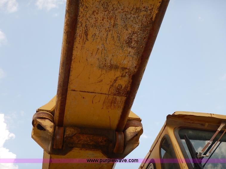 image for item K1627 1985 Gradall G3WD rubber tire excavator