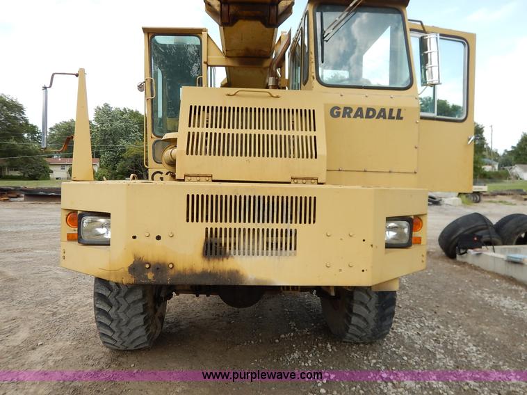 image for item K1627 1985 Gradall G3WD rubber tire excavator