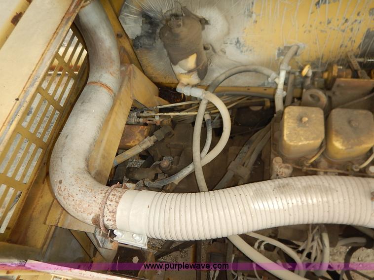 image for item K1627 1985 Gradall G3WD rubber tire excavator