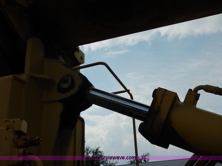 image for item K1627 1985 Gradall G3WD rubber tire excavator