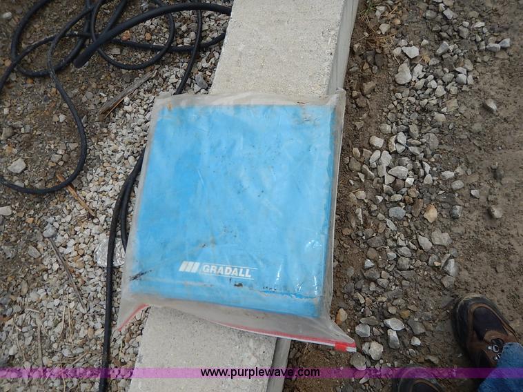 image for item K1627 1985 Gradall G3WD rubber tire excavator