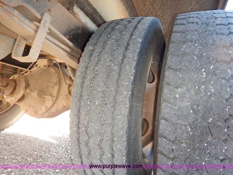 image for item K1633 1995 Chevrolet Blue Bird school bus