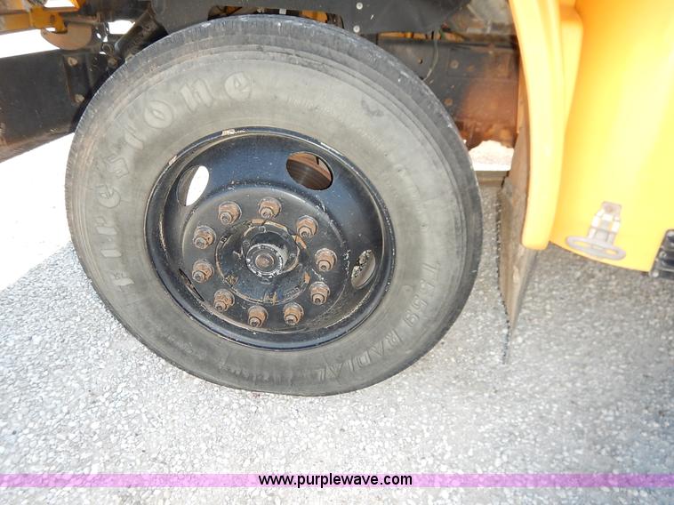 image for item K1633 1995 Chevrolet Blue Bird school bus