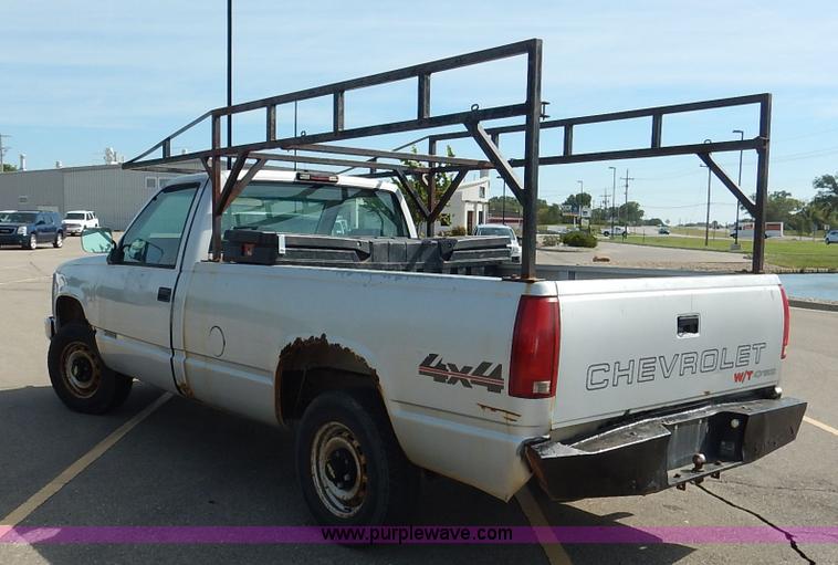 image for item K1637 1994 Chevrolet 1500 pickup truck