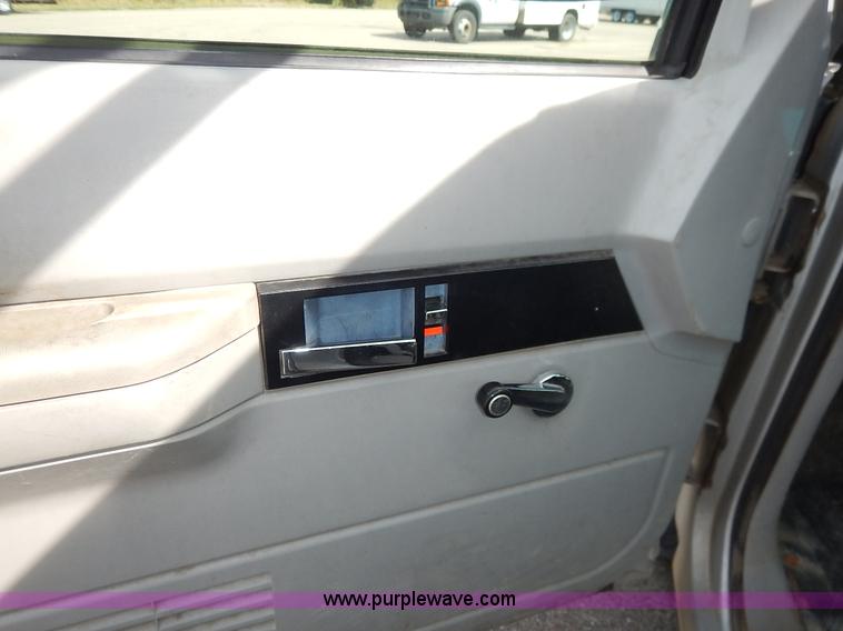 image for item K1637 1994 Chevrolet 1500 pickup truck