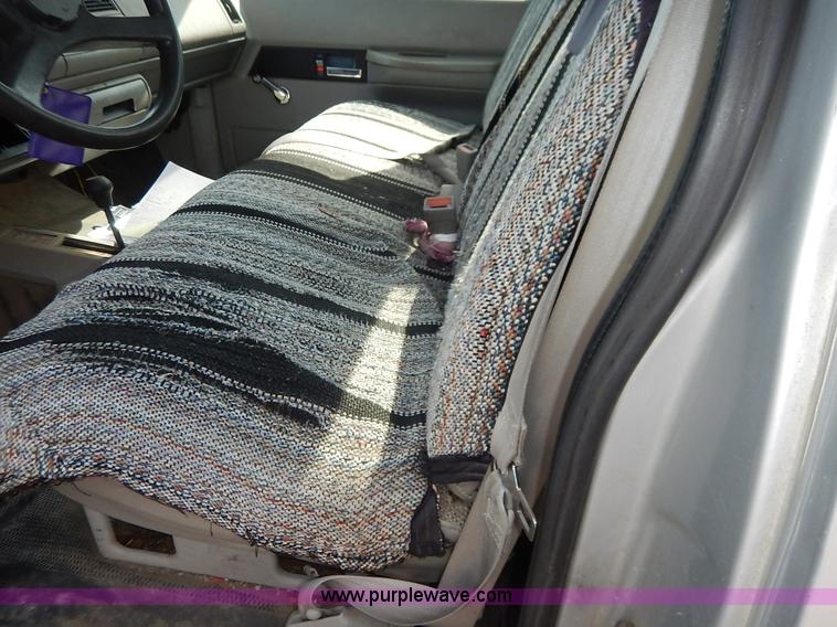 image for item K1637 1994 Chevrolet 1500 pickup truck