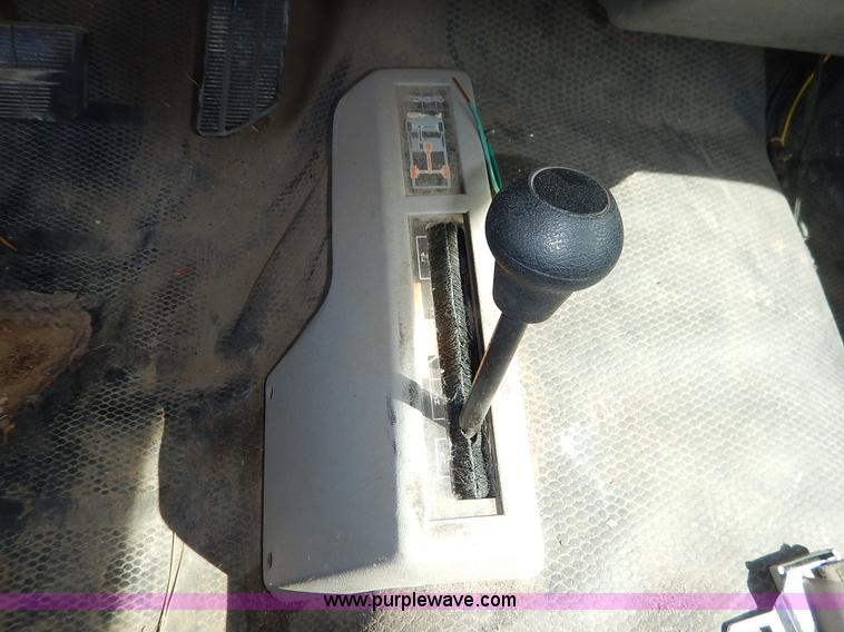 image for item K1637 1994 Chevrolet 1500 pickup truck