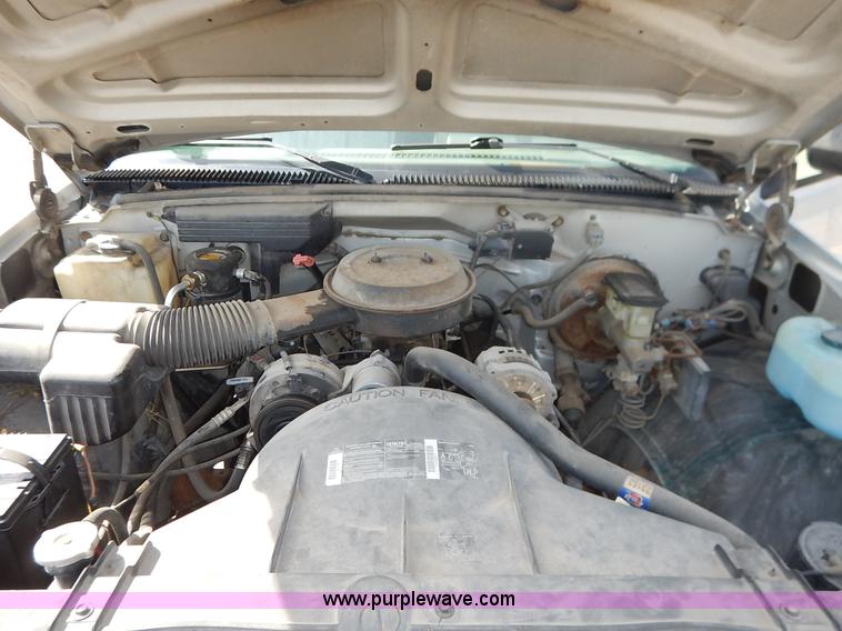 image for item K1637 1994 Chevrolet 1500 pickup truck