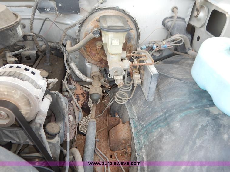 image for item K1637 1994 Chevrolet 1500 pickup truck