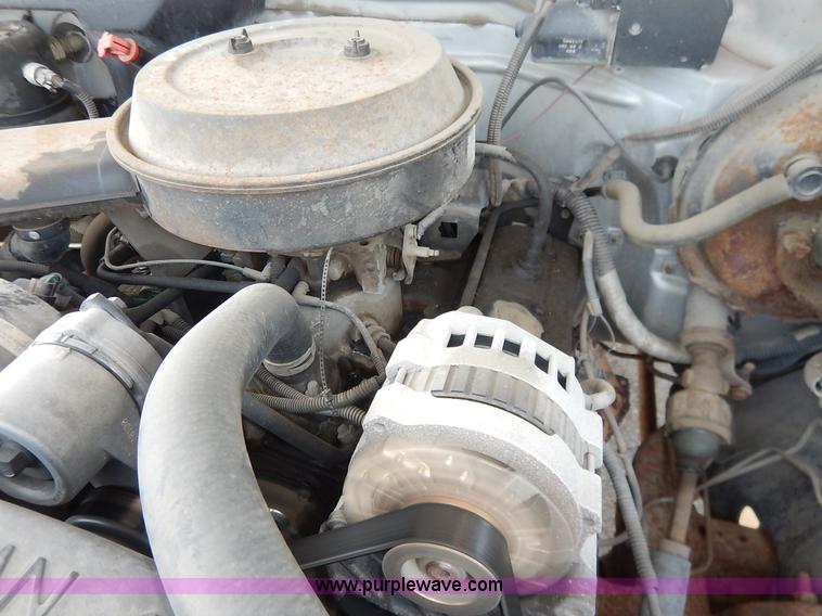 image for item K1637 1994 Chevrolet 1500 pickup truck