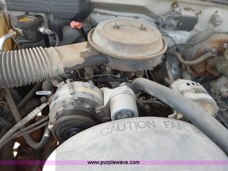 image for item K1637 1994 Chevrolet 1500 pickup truck