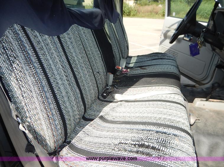 image for item K1637 1994 Chevrolet 1500 pickup truck