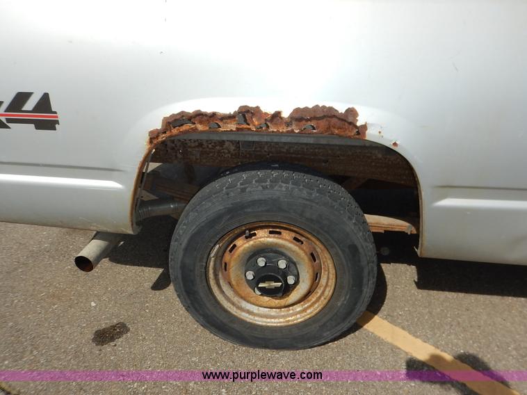 image for item K1637 1994 Chevrolet 1500 pickup truck