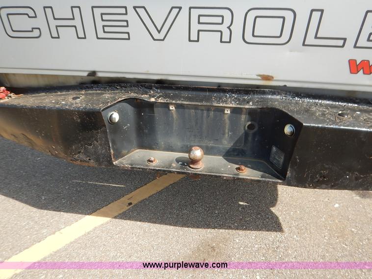 image for item K1637 1994 Chevrolet 1500 pickup truck