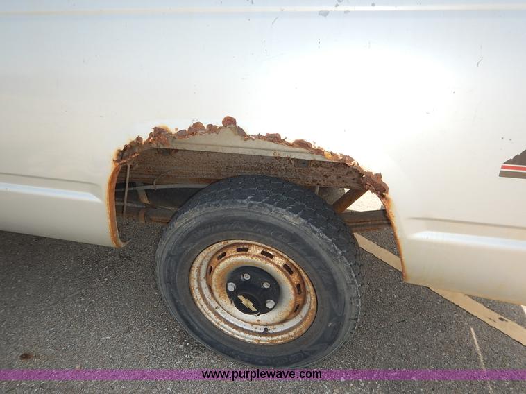 image for item K1637 1994 Chevrolet 1500 pickup truck