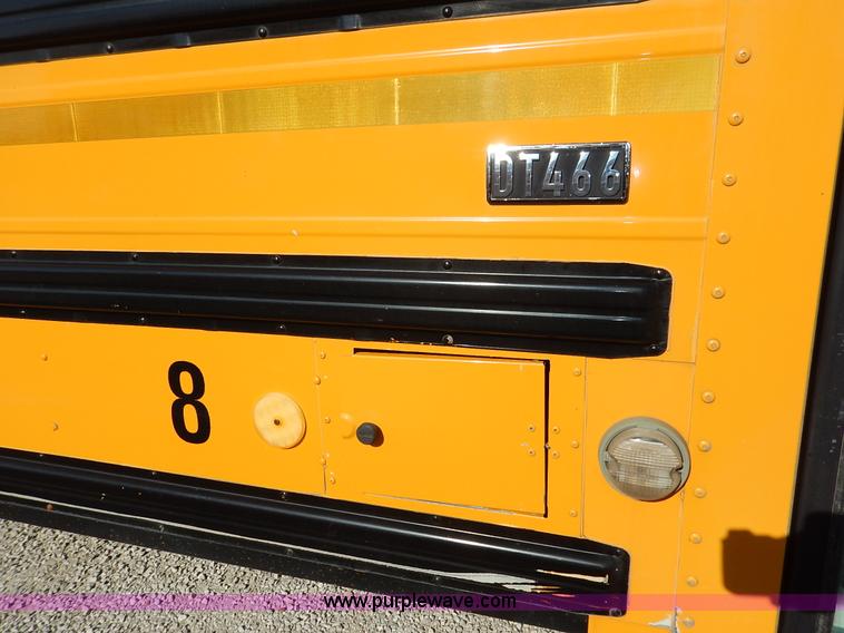 image for item K1644 2002 International school bus