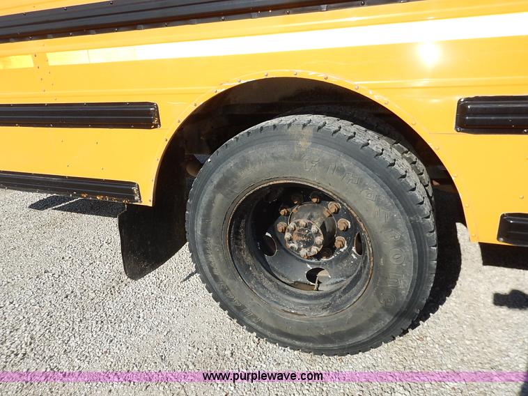image for item K1644 2002 International school bus