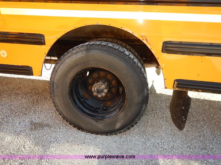 image for item K1644 2002 International school bus