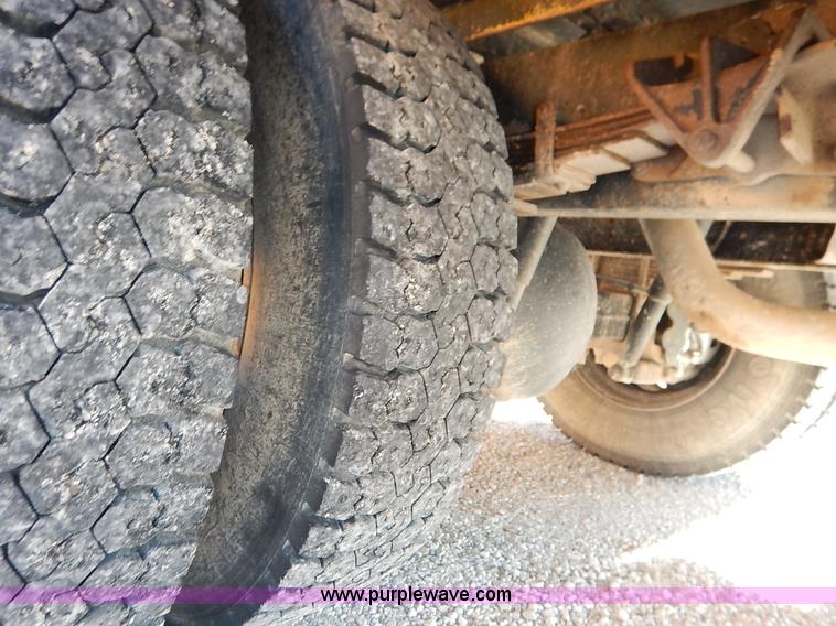 image for item K1644 2002 International school bus