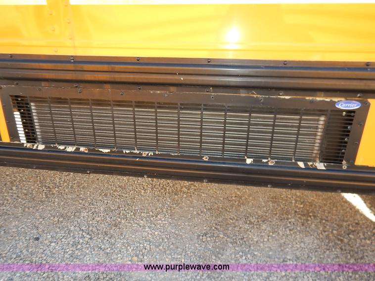 image for item K1644 2002 International school bus