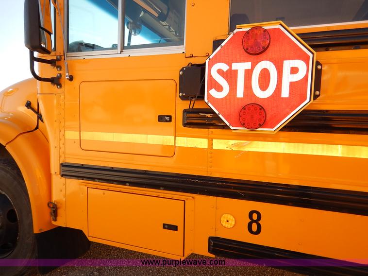 image for item K1644 2002 International school bus