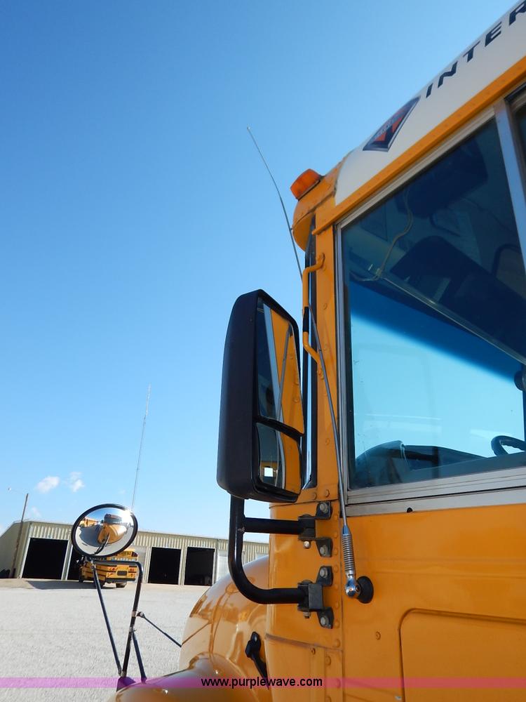 image for item K1644 2002 International school bus