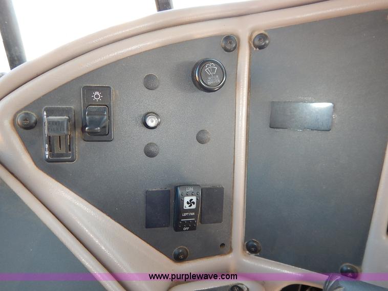 image for item K1644 2002 International school bus