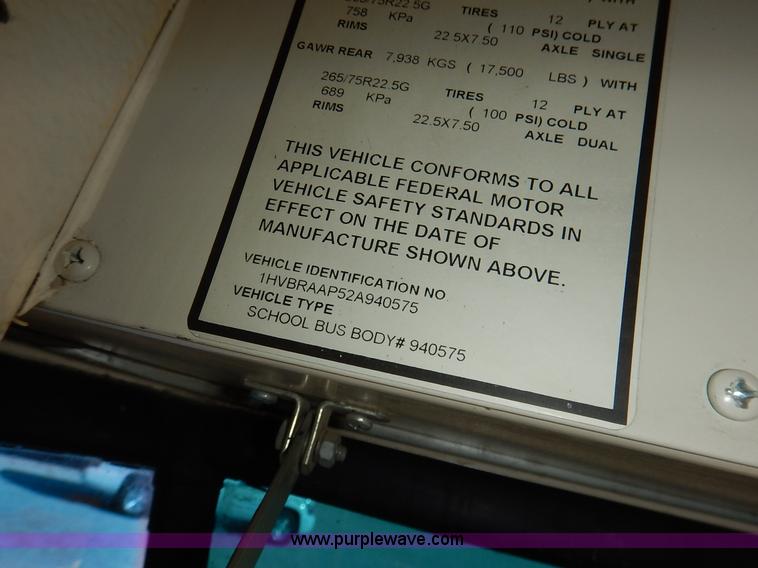 image for item K1644 2002 International school bus