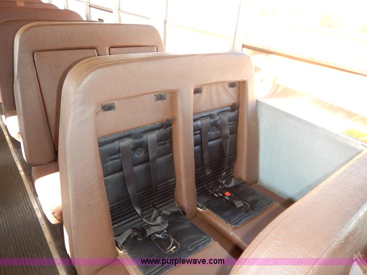 image for item K1644 2002 International school bus