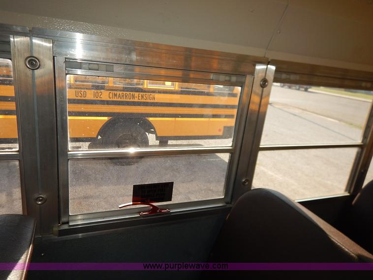 image for item K1644 2002 International school bus