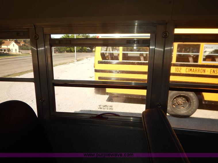 image for item K1644 2002 International school bus