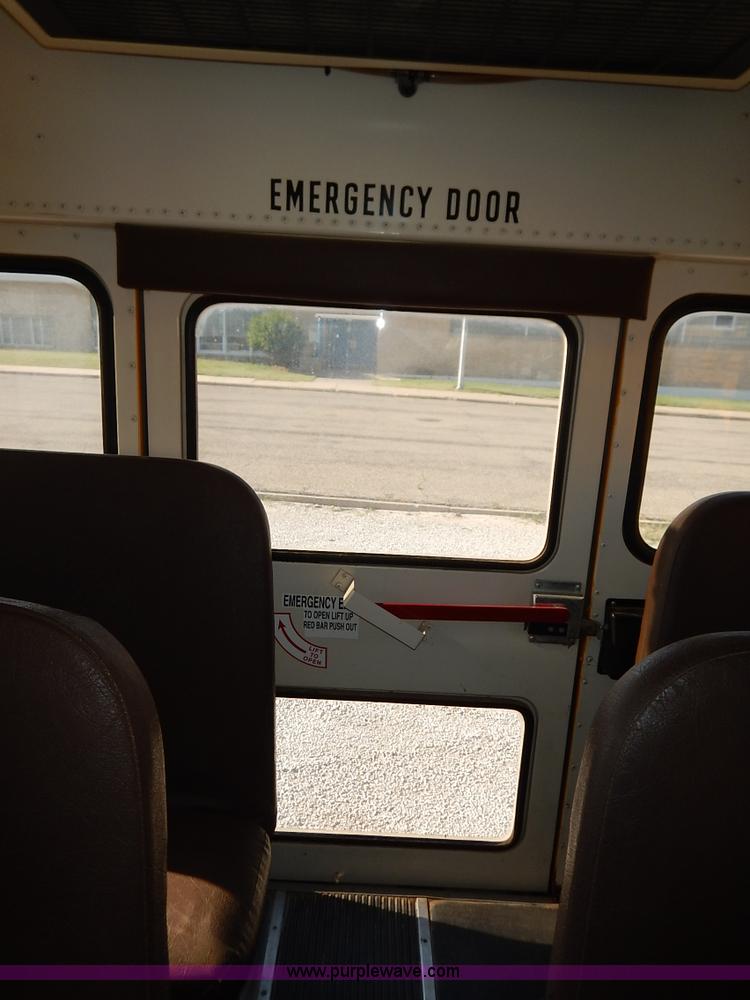 image for item K1644 2002 International school bus