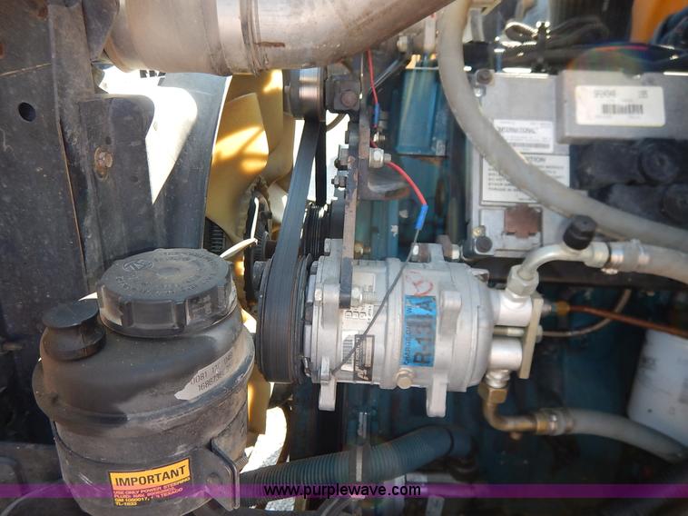 image for item K1644 2002 International school bus