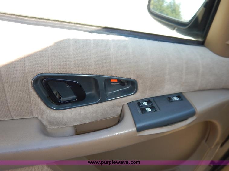 image for item K1646 1995 Oldsmobile Silhouette van