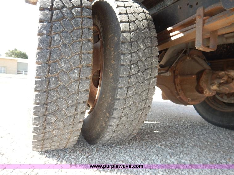 image for item K1651 1998 Chevrolet Blue Bird school bus