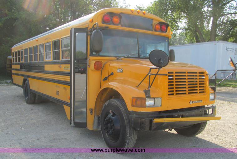 image for item K6250 2003 International 3800 school bus